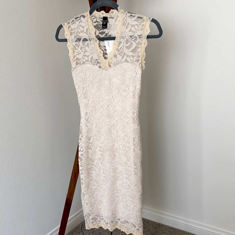 Windsor ivory cocktail dress (NWT)- sz Small